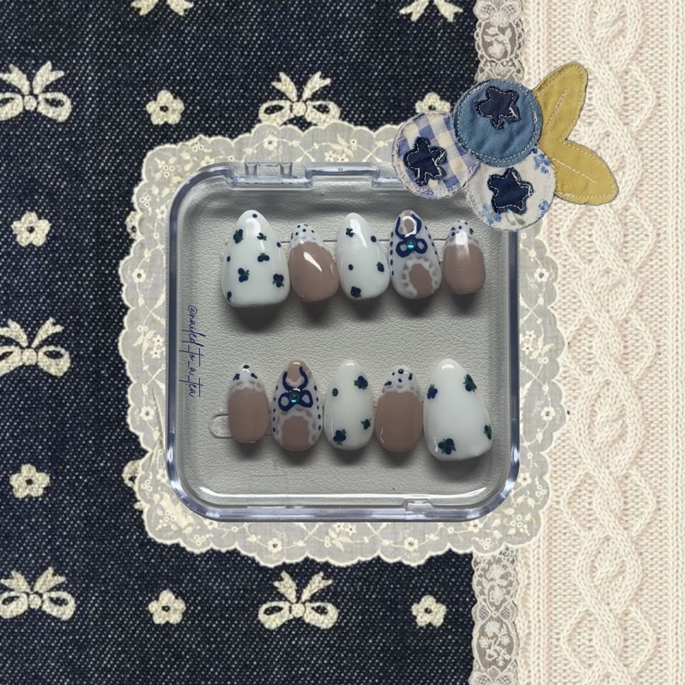Stylish Blue and White Handmade Nail Set